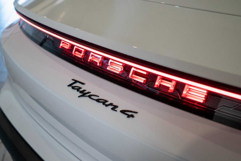 New 2025 Porsche Taycan image 17