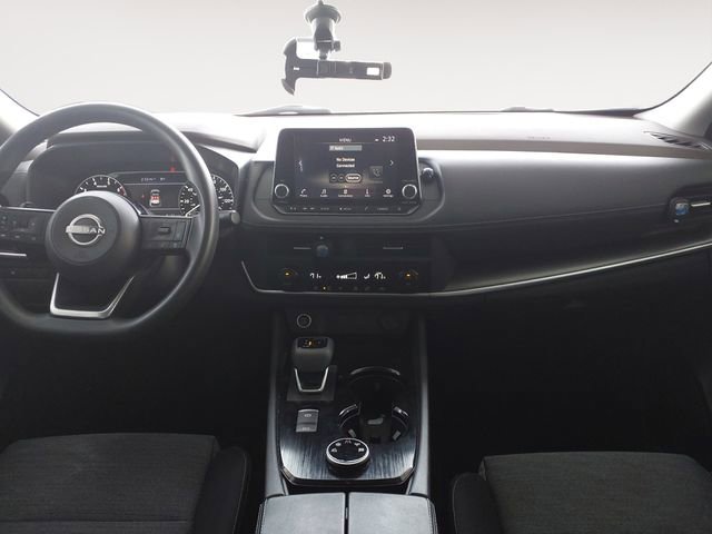 Used 2023 Nissan Rogue SV image 10