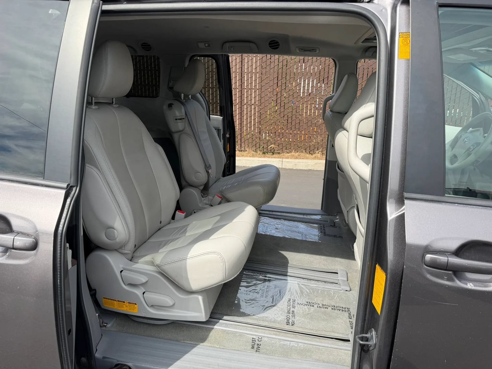 Used 2013 Toyota Sienna XLE FWD image 14