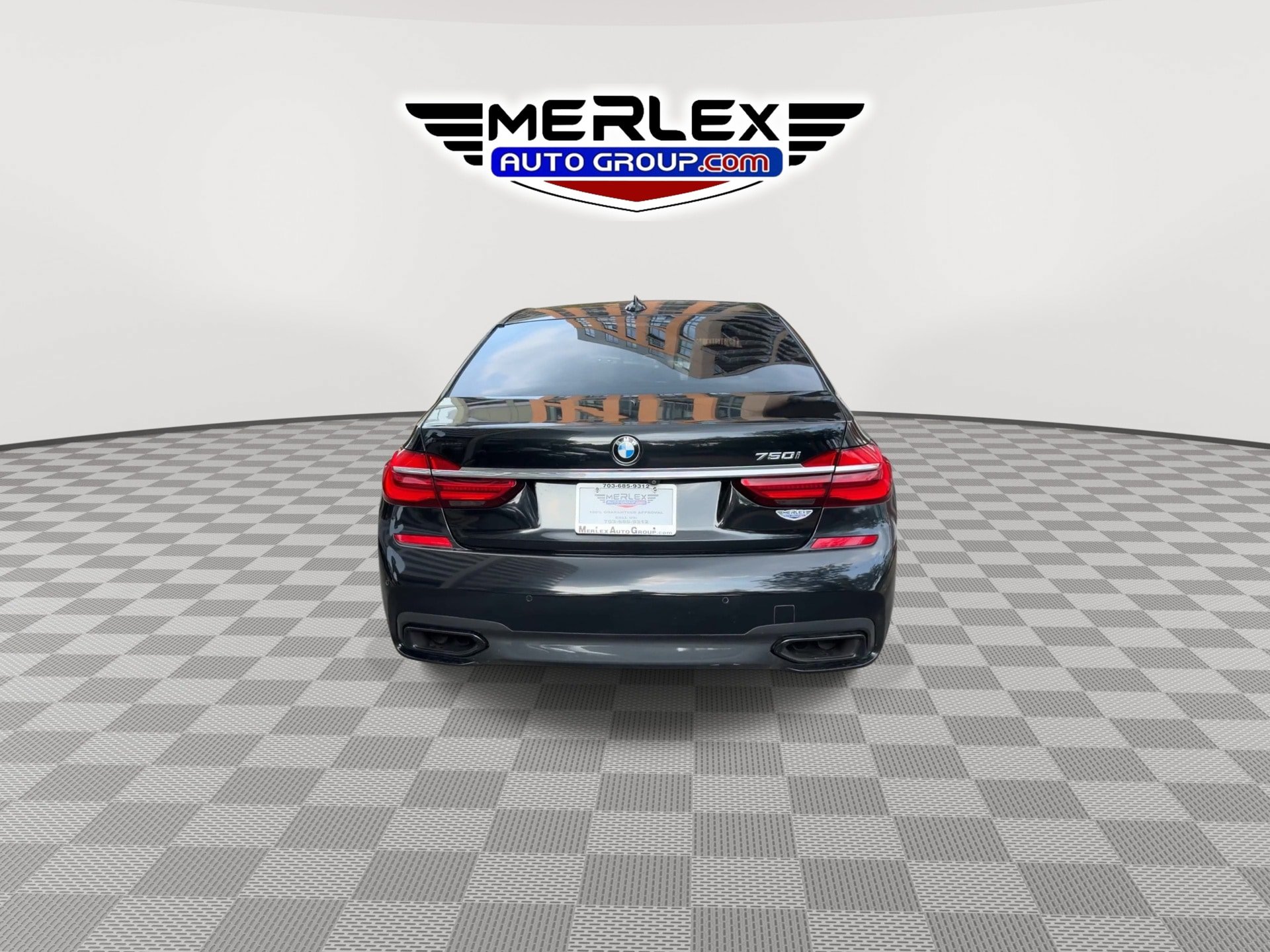 Used 2018 BMW 750i w/ Executive Package RWD image 7