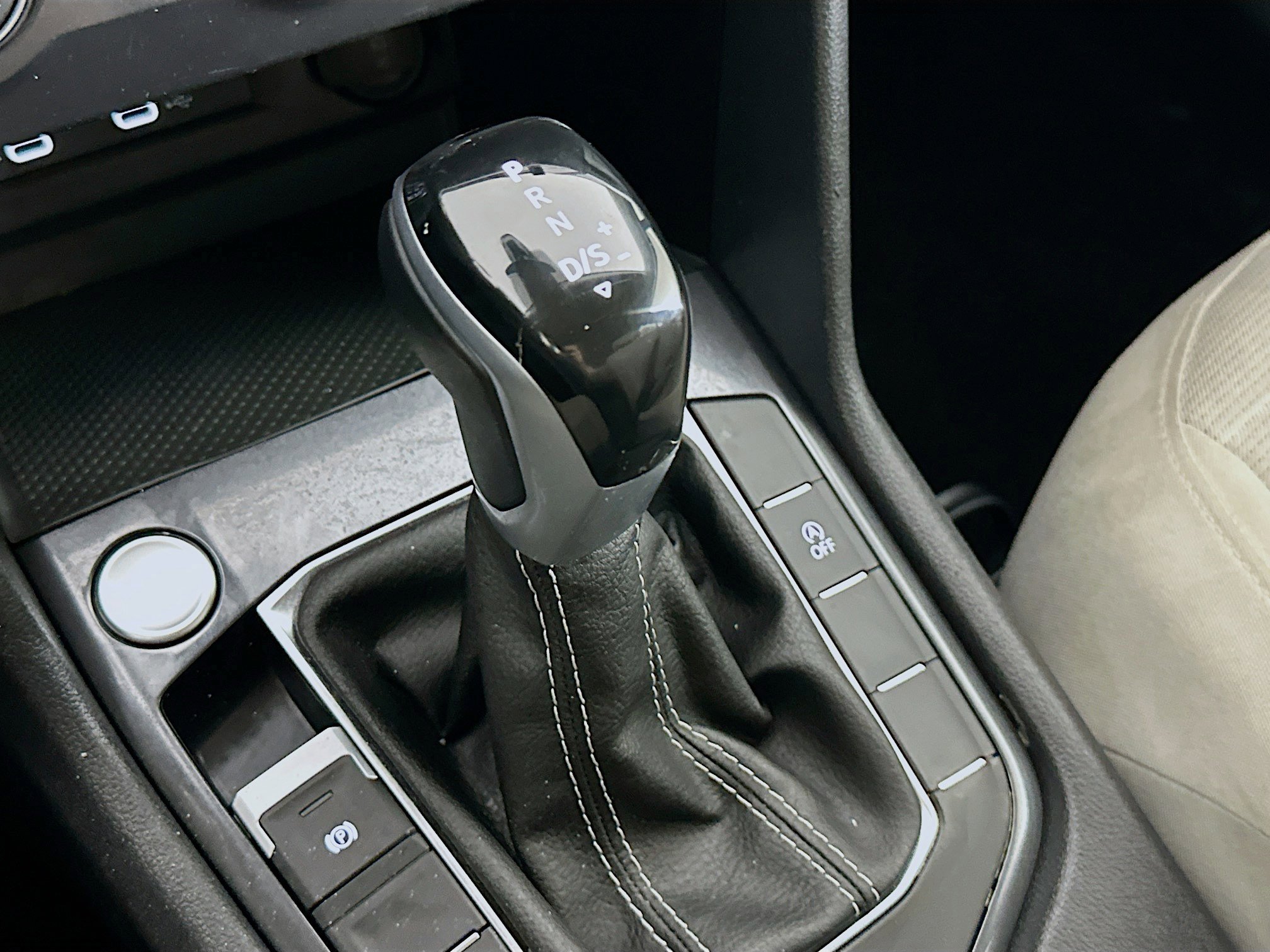 Used 2024 Volkswagen Tiguan S image 24