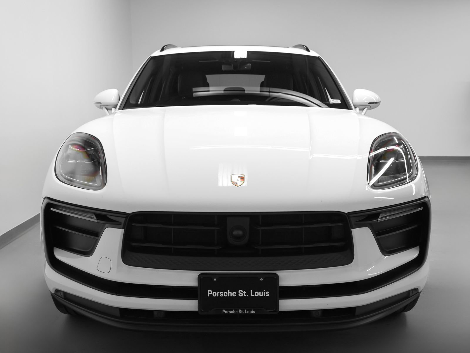 Used 2023 Porsche Macan image 8