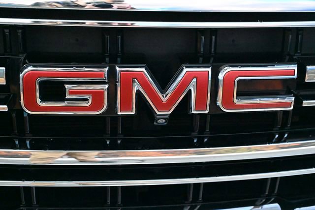 Used 2023 GMC Yukon XL SLT w/ SLT Luxury Package image 12