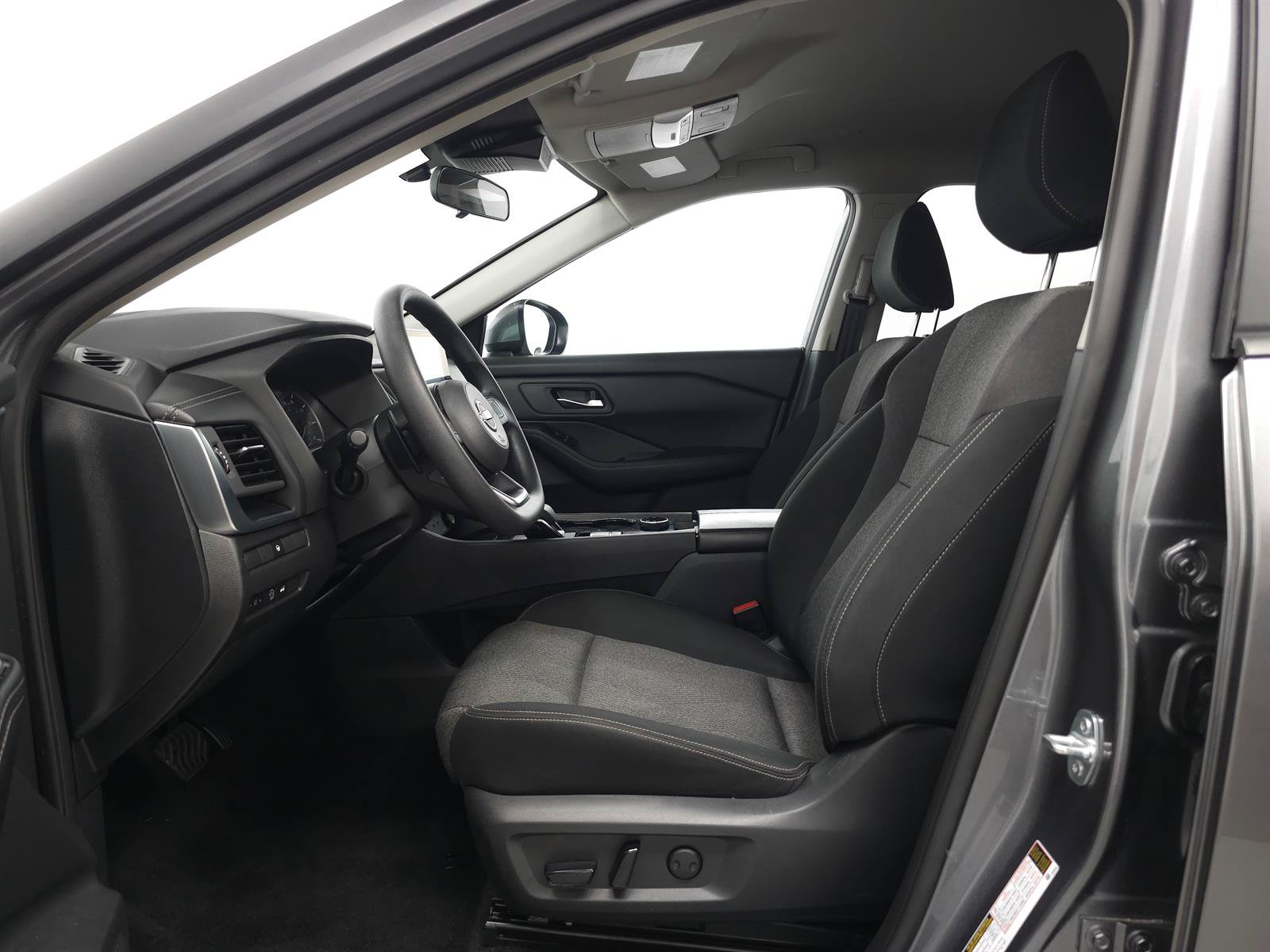 Used 2024 Nissan Rogue SV AWD/4WD image 4