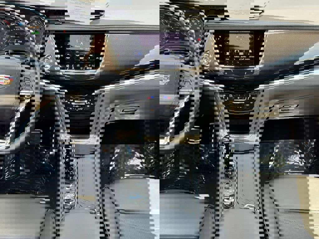 Certified 2024 Cadillac XT6 Sport w/ LPO, ONYX Package image 30