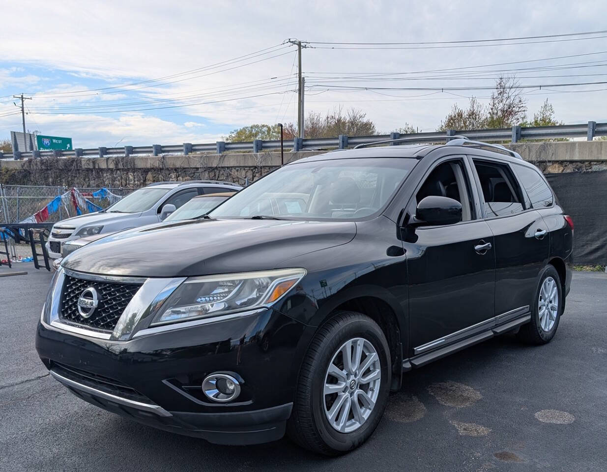 Used 2014 Nissan Pathfinder SL w/ SL Premium Package AWD/4WD video 1