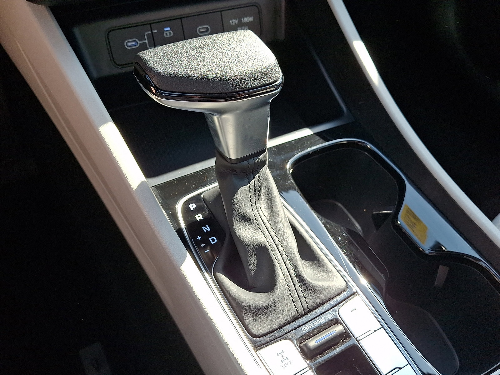 Certified 2025 Hyundai Tucson SE image 14