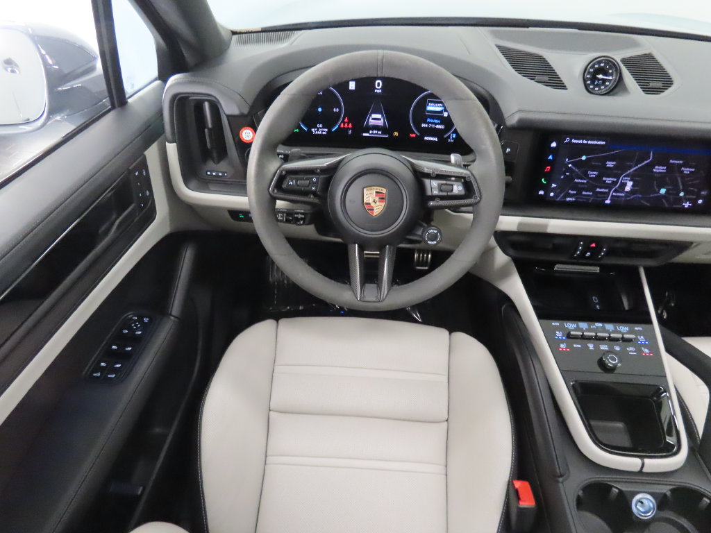 Certified 2026 Porsche Cayenne GTS AWD/4WD image 17