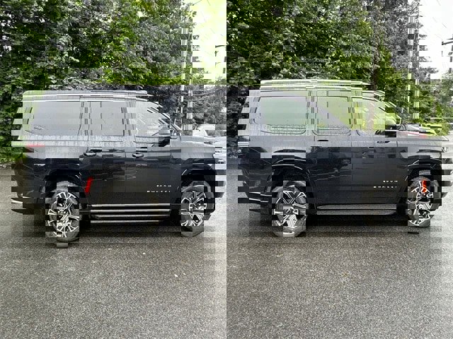 New 2025 Jeep Wagoneer L 4WD w/ Premium Group I image 9