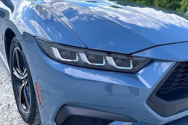 Used 2025 Ford Mustang Premium RWD image 27