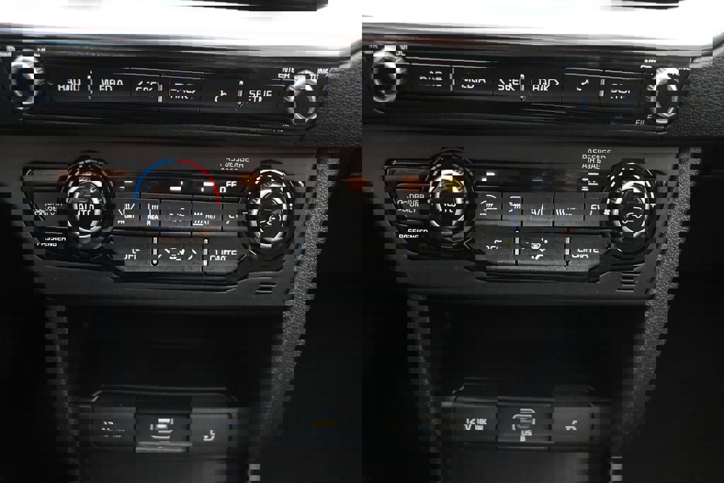 Used 2021 Kia Niro EX w/ Cold Weather Package image 23