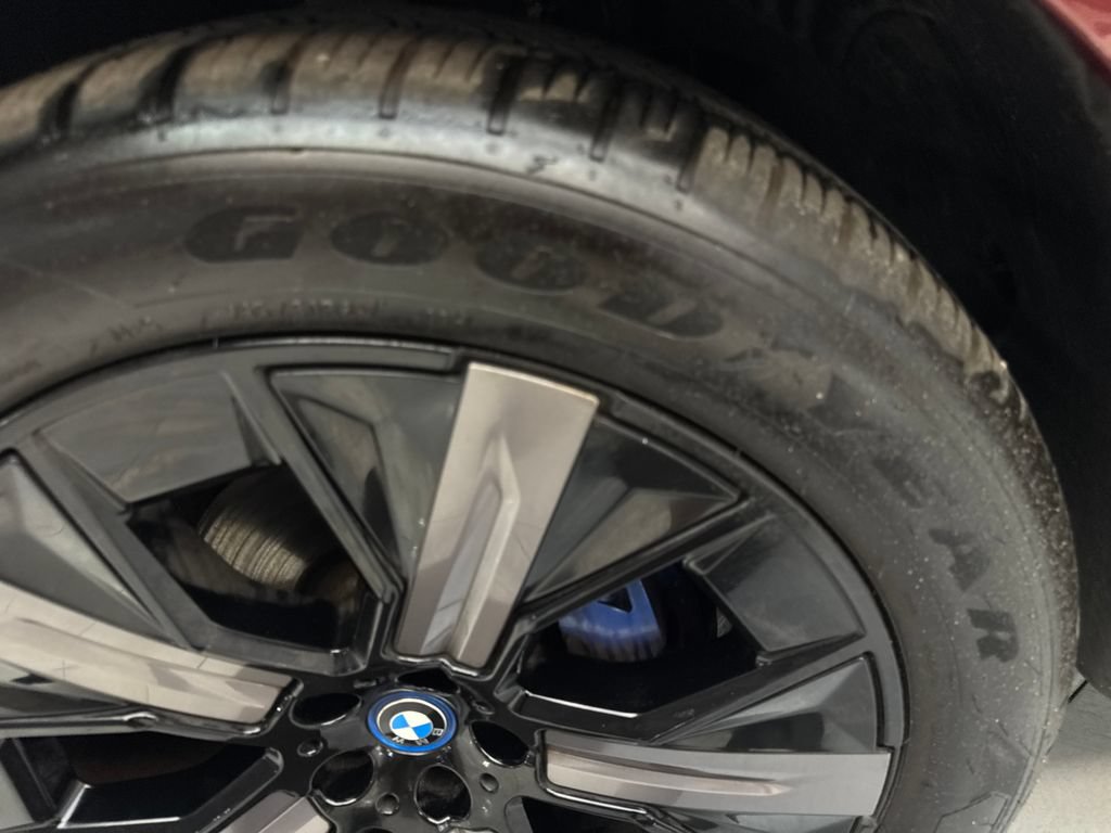Used 2024 BMW iX xDrive50 w/ Premium Package AWD/4WD image 85