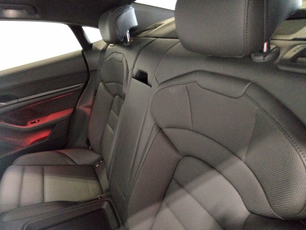 Used 2022 Porsche Taycan image 42