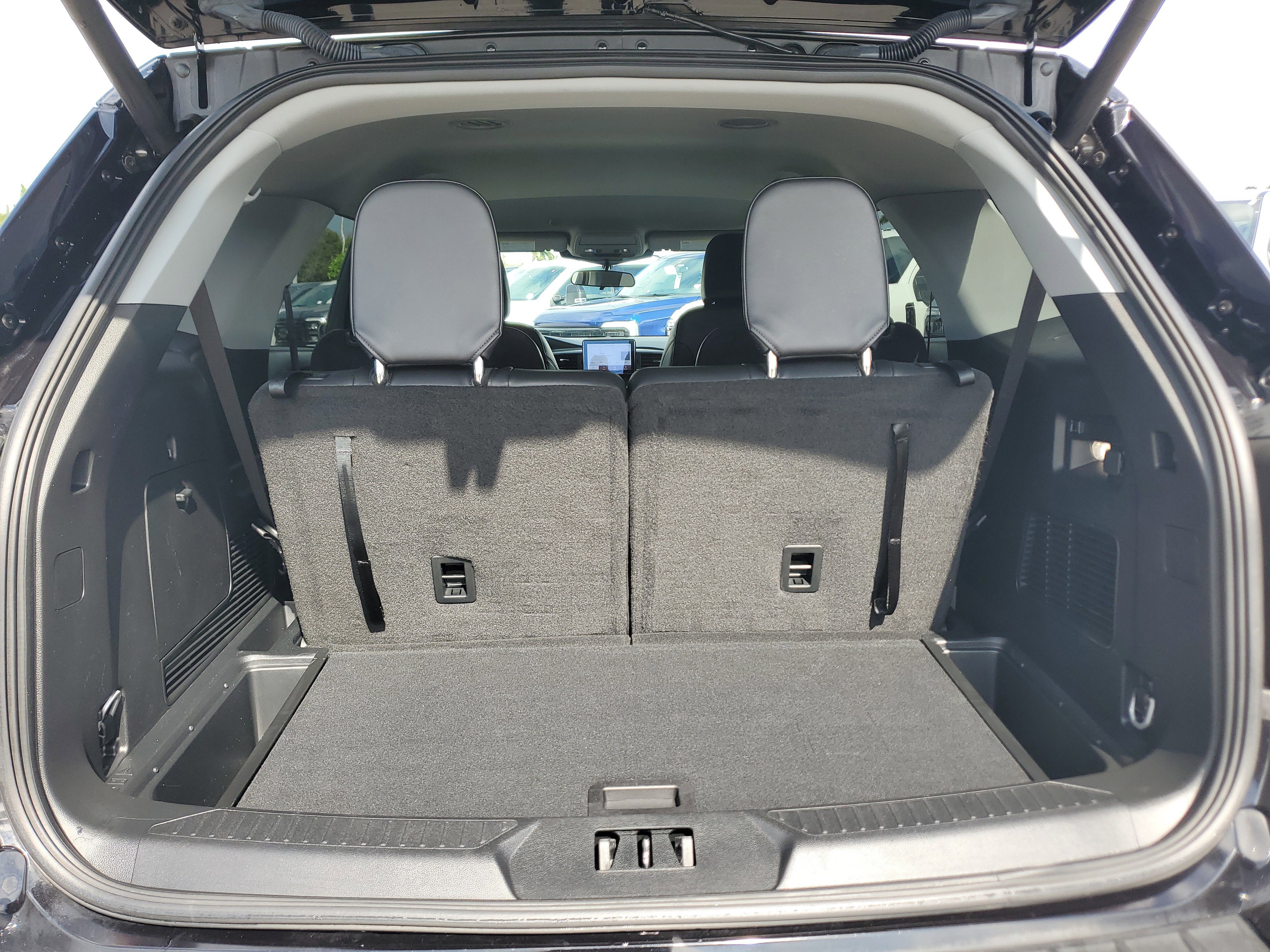 Used 2023 Ford Explorer XLT w/ Equipment Group 202A image 15