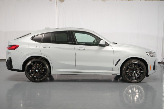 Used 2022 BMW X4 xDrive30i w/ M Sport Package 2 image 9