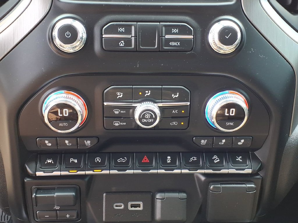Used 2020 GMC Sierra 1500 Denali w/ Denali Ultimate Package AWD/4WD image 9