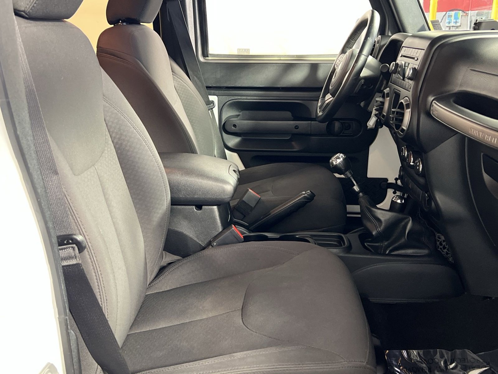 Used 2016 Jeep Wrangler Unlimited Willys image 25