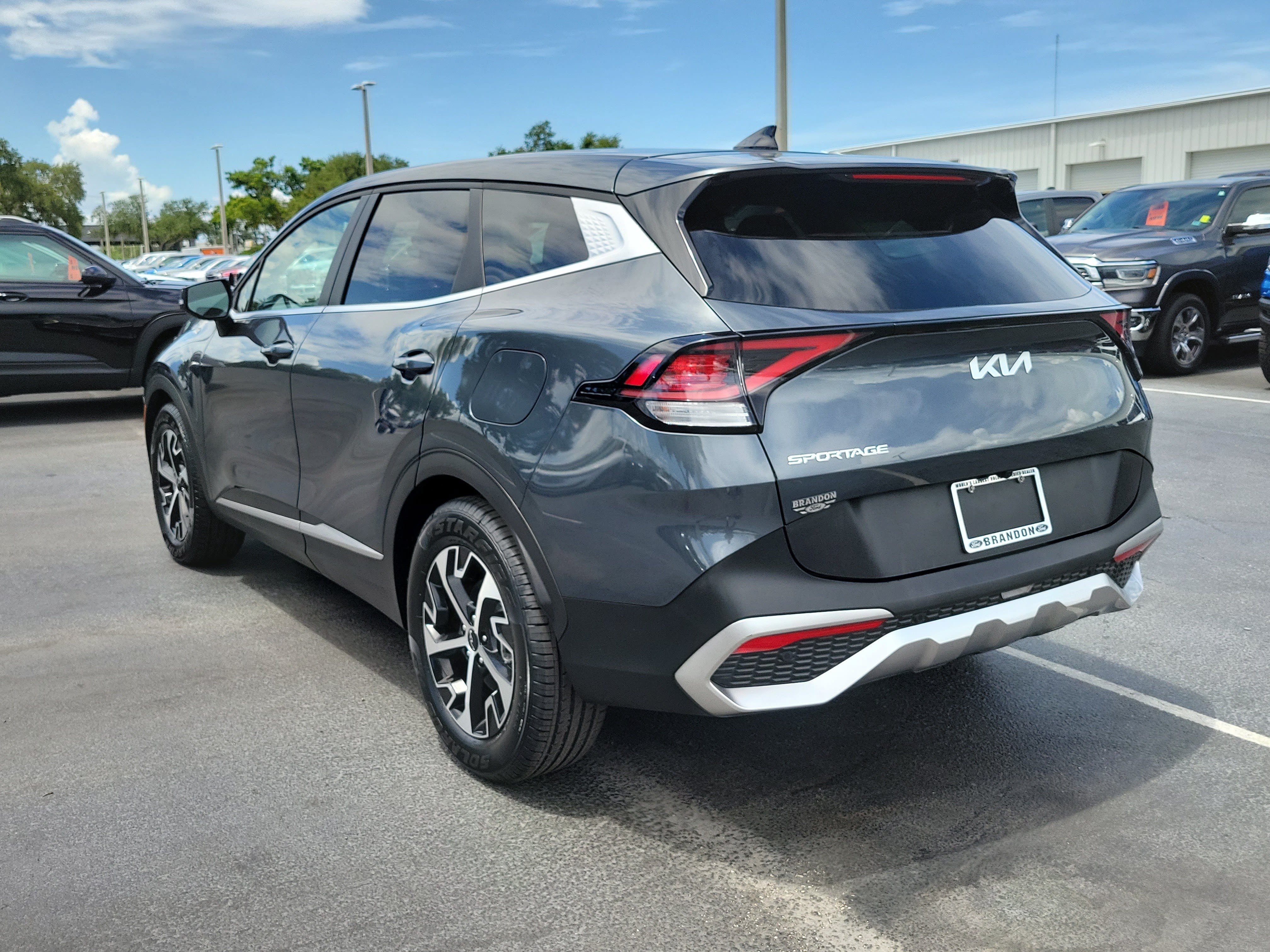 Used 2024 Kia Sportage EX FWD image 7