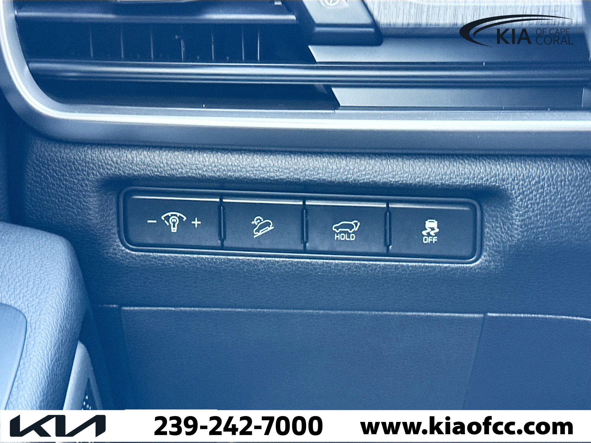 Used 2023 Kia Telluride EX w/ EX Captain's Chair Package image 37