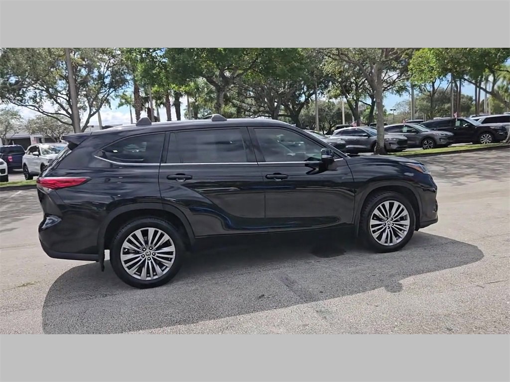 Used 2022 Toyota Highlander Platinum image 40