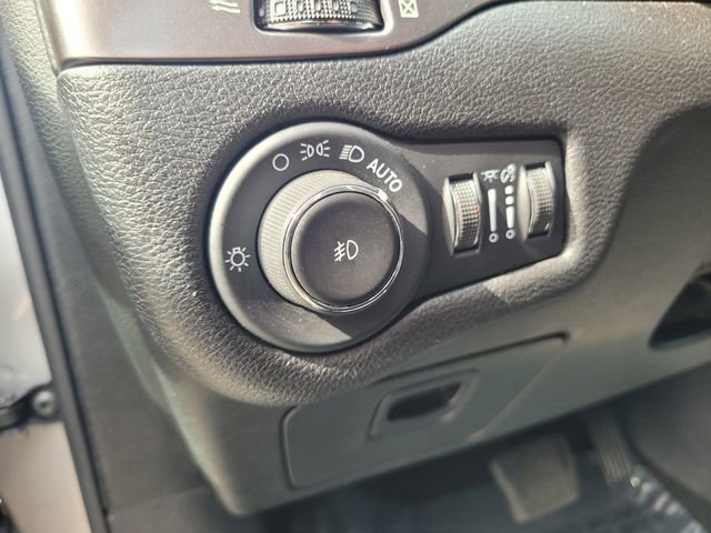 Used 2020 Jeep Cherokee Latitude Plus image 19