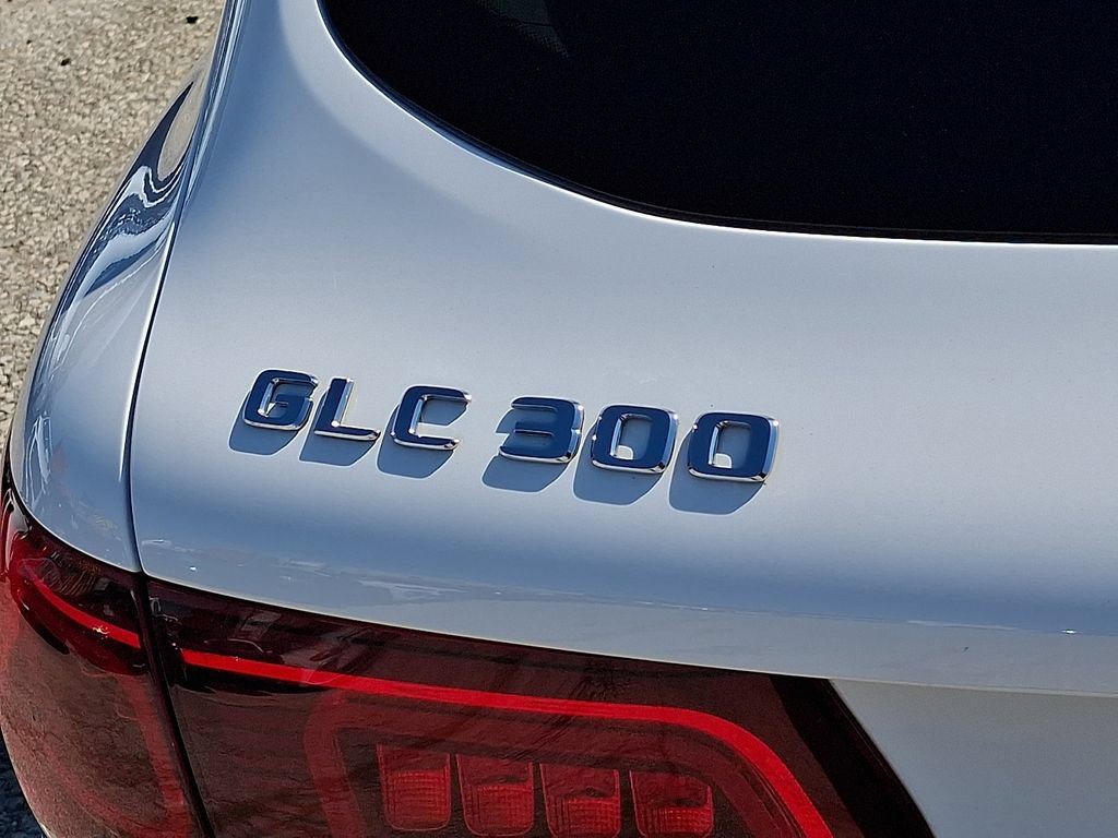 Used 2021 Mercedes-Benz GLC 300 4MATIC image 30