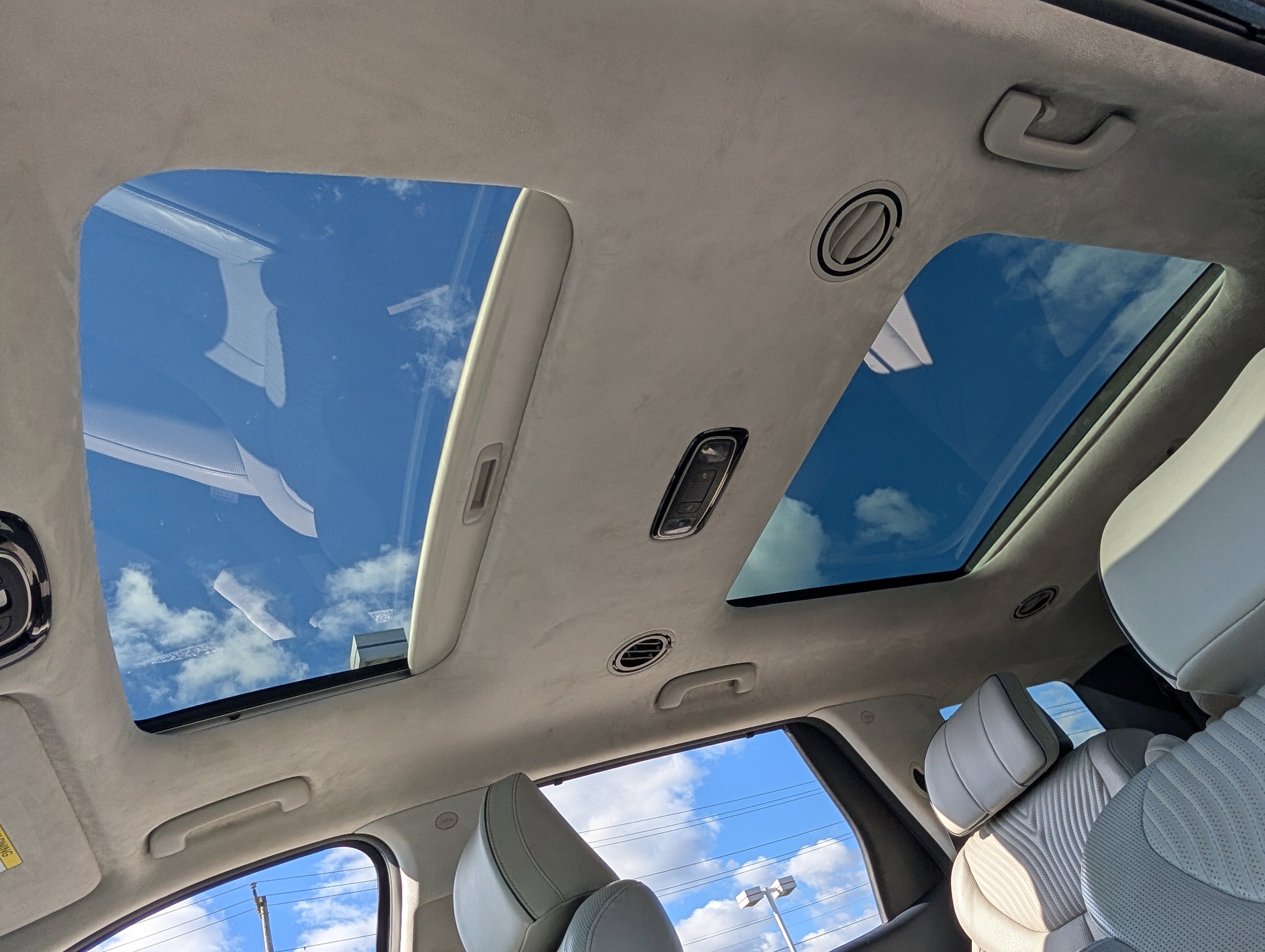 Used 2024 Hyundai Palisade Calligraphy image 19