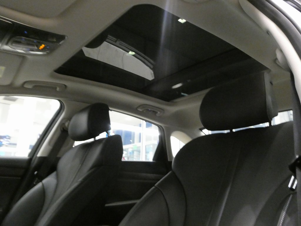 Used 2022 Genesis G80 2.5T w/ Advanced Package image 22