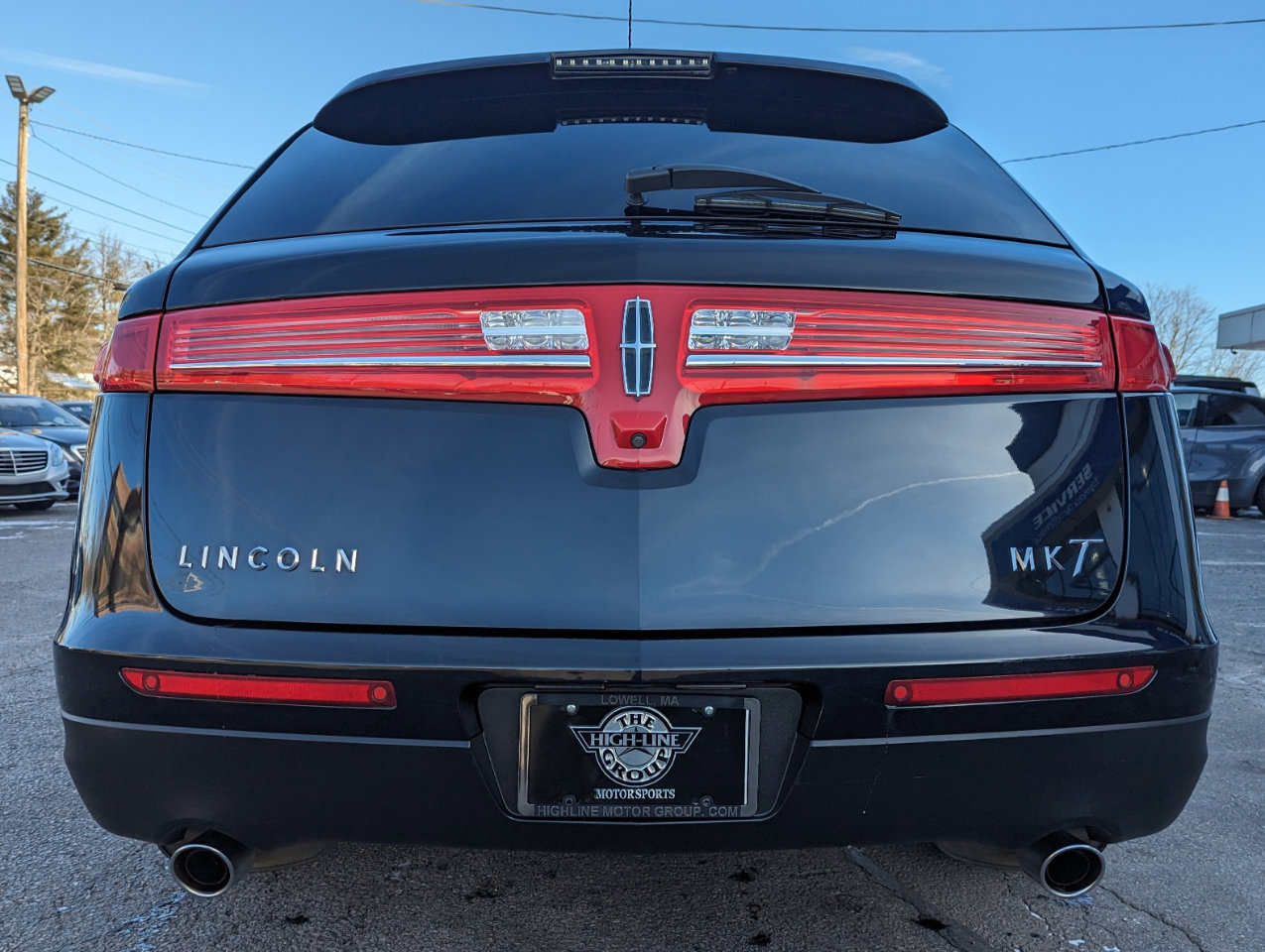 Used 2019 Lincoln MKT AWD image 9