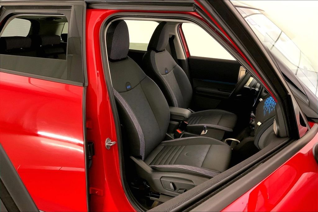 Certified 2025 MINI Cooper Countryman S w/ Comfort Package Max image 6