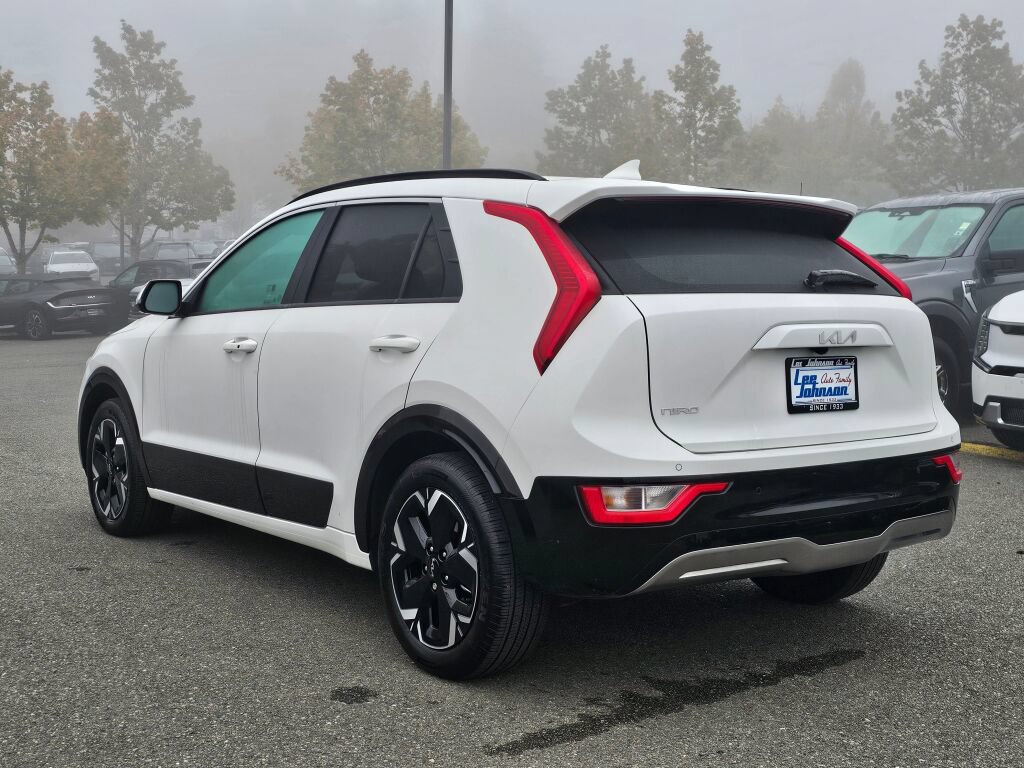 Certified 2023 Kia Niro Wind w/ Wind Preserve Package FWD image 7