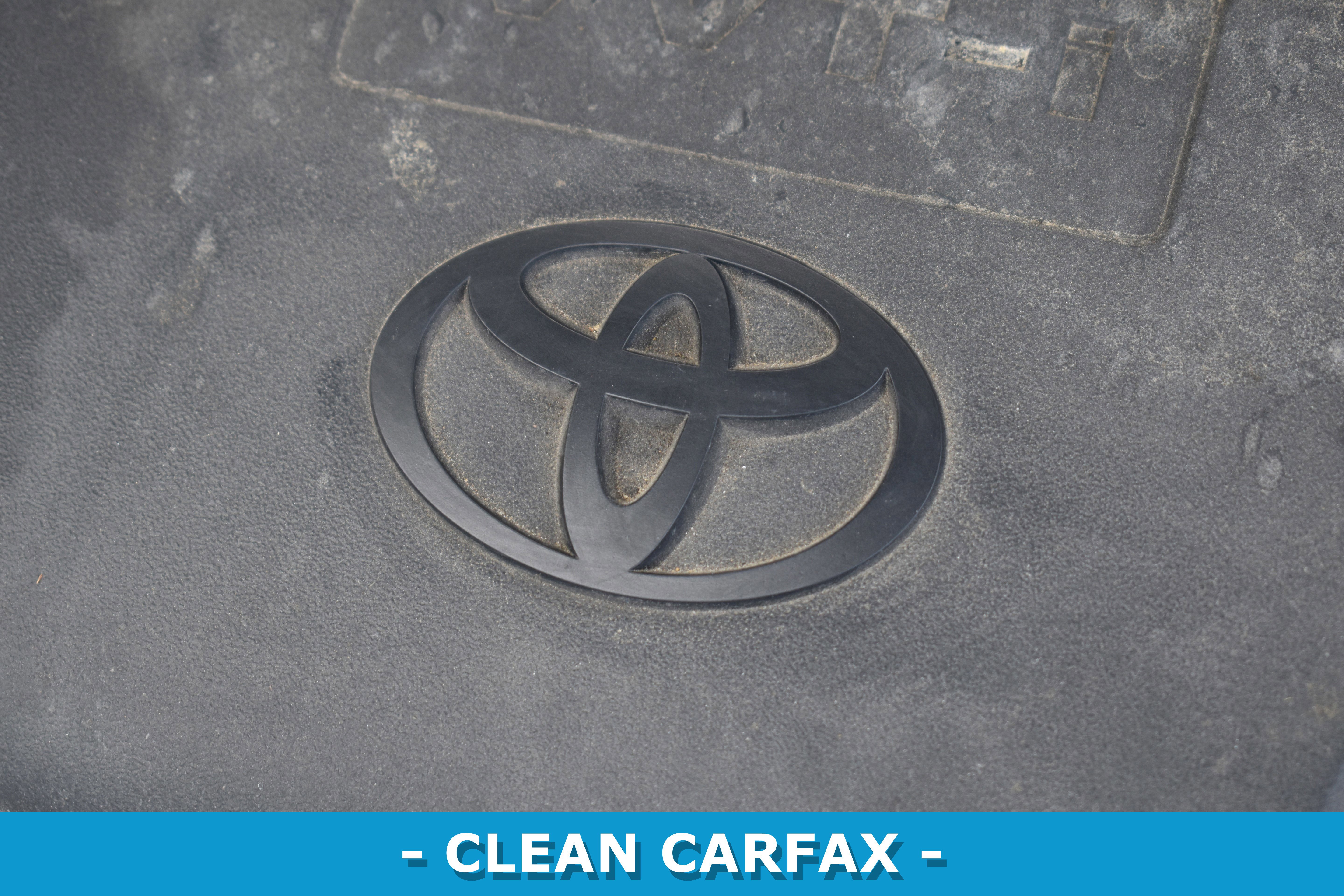 Used 2018 Toyota RAV4 LE w/ All Weather Liner Package image 22