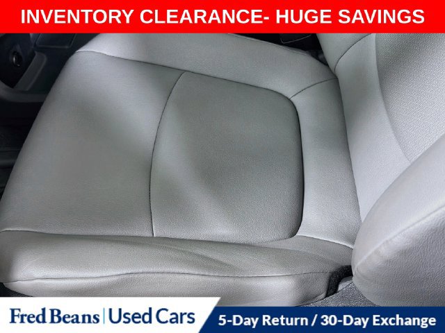 Used 2025 Toyota Sienna XLE FWD image 25