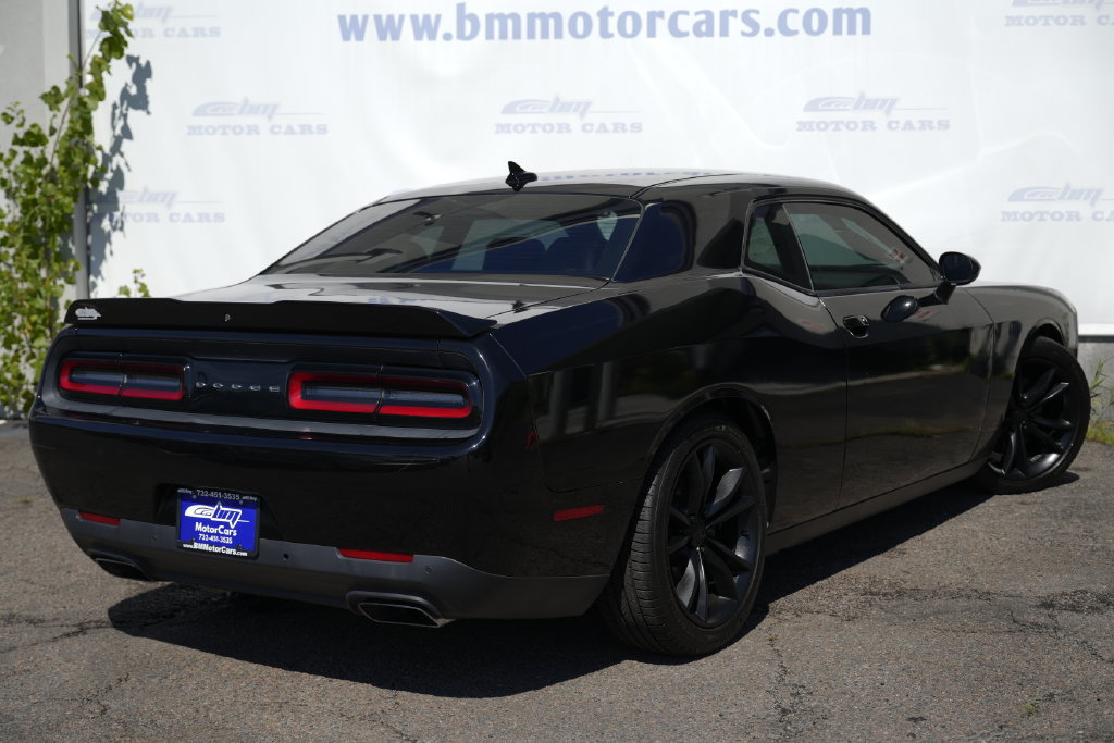 Used 2016 Dodge Challenger R/T Plus RWD image 3