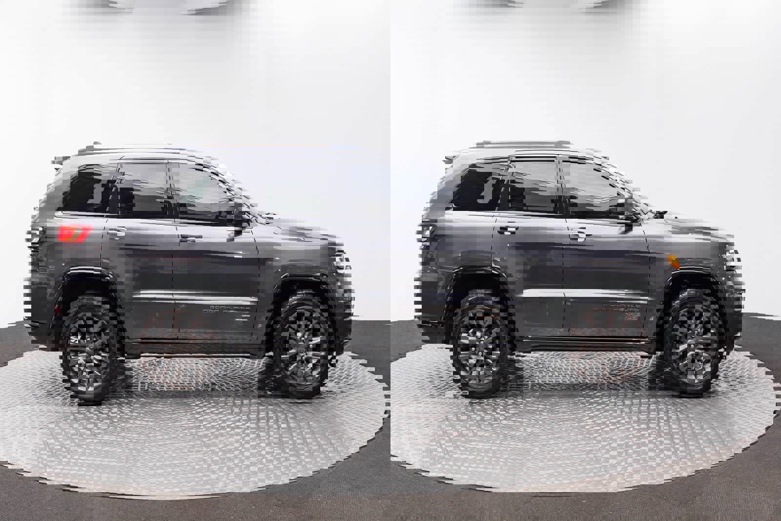 Used 2016 Jeep Grand Cherokee Limited 75th Anniversary image 47