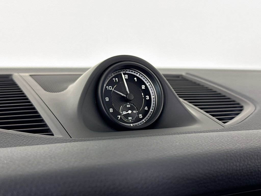 Used 2024 Porsche Macan image 24