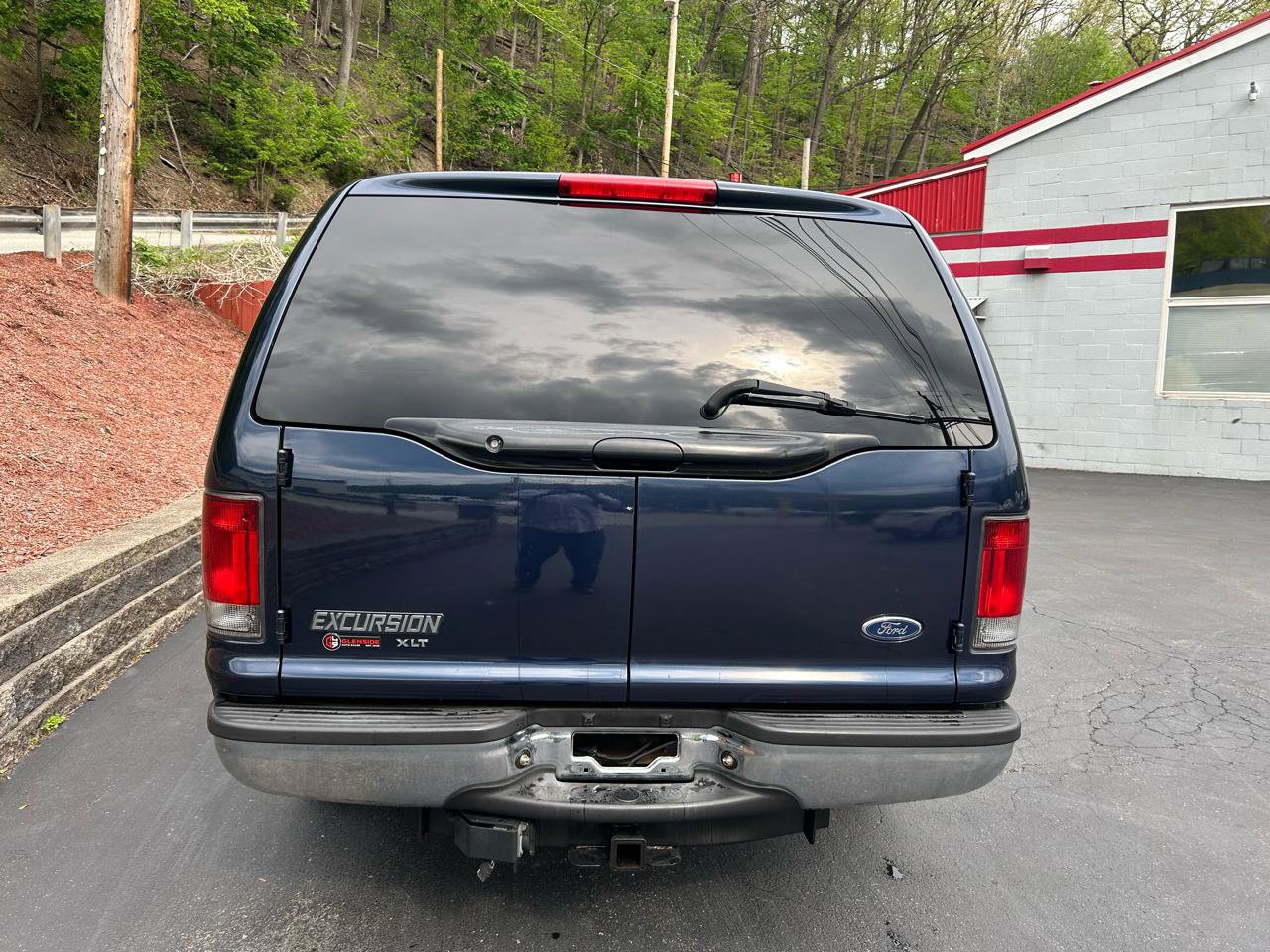 Used 2005 Ford Excursion XLT RWD image 4