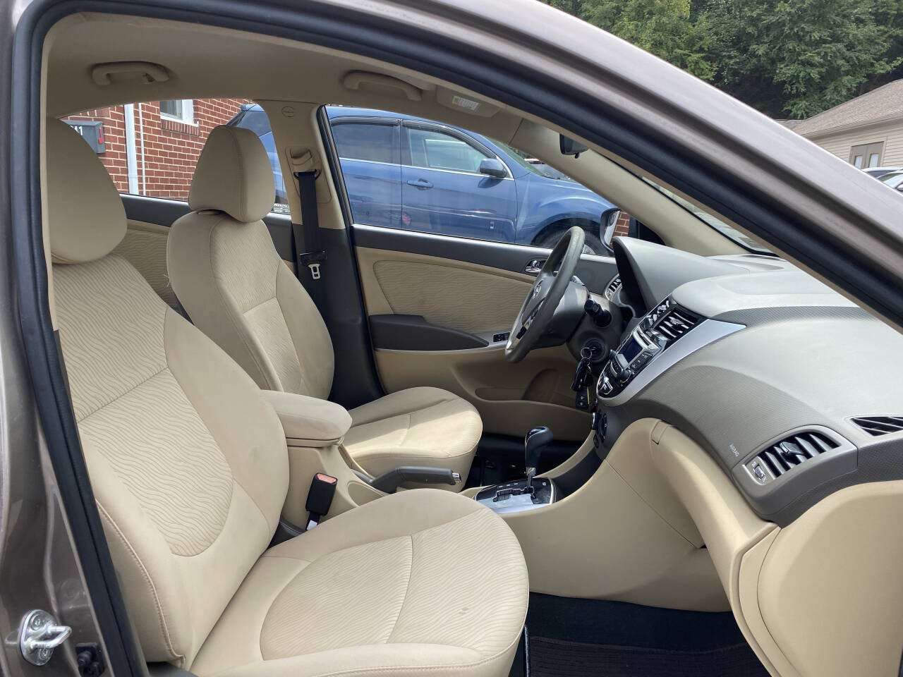 Used 2014 Hyundai Accent GLS w/ Option Group 2 FWD image 18