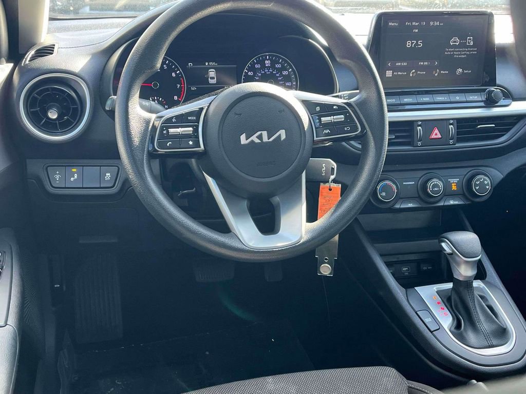 Used 2023 Kia Forte LXS w/ LXS Technology Package image 2