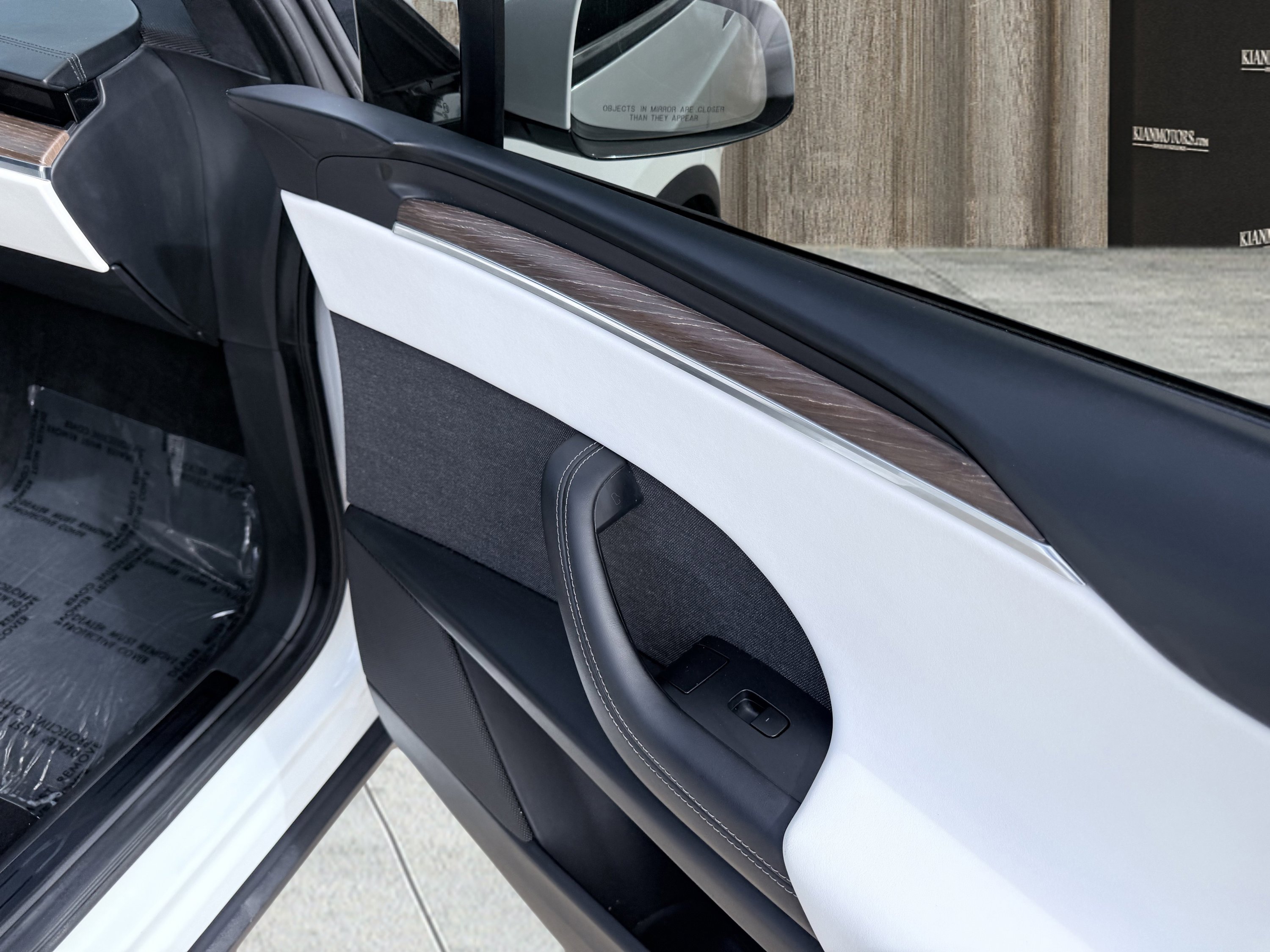 Used 2023 Tesla Model X image 47