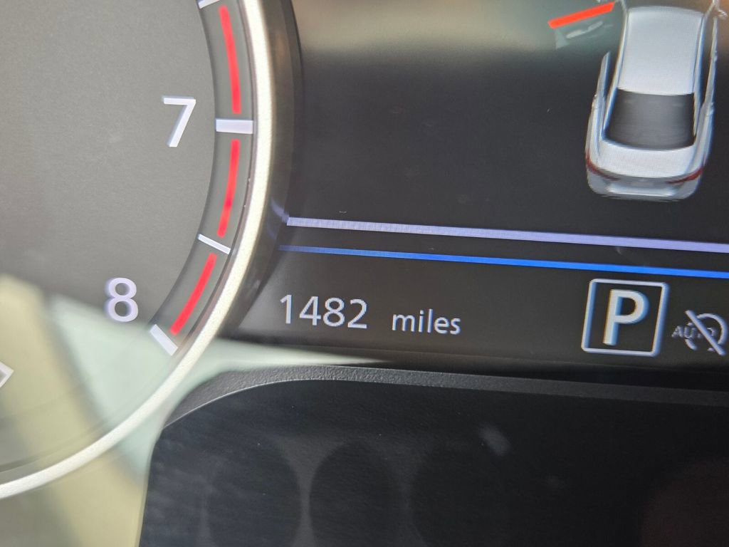 Used 2025 Nissan Sentra SR w/ SR Premium Package image 28