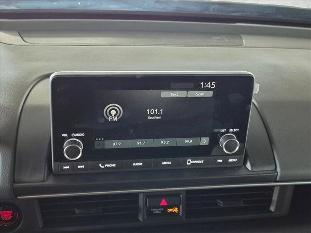 Used 2025 Honda Pilot Sport image 13