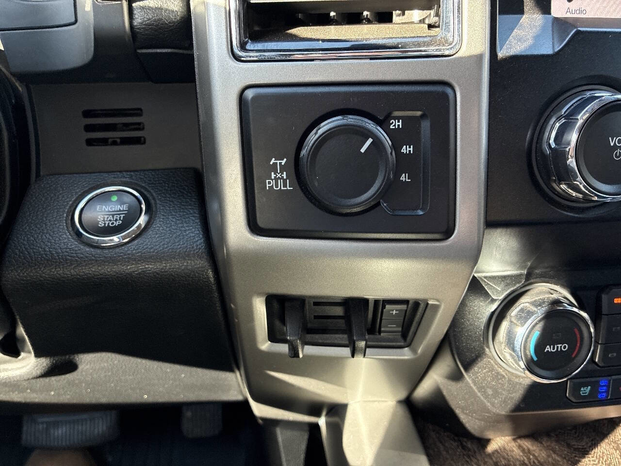 Used 2019 Ford F250 Lariat w/ Lariat Ultimate Package image 17