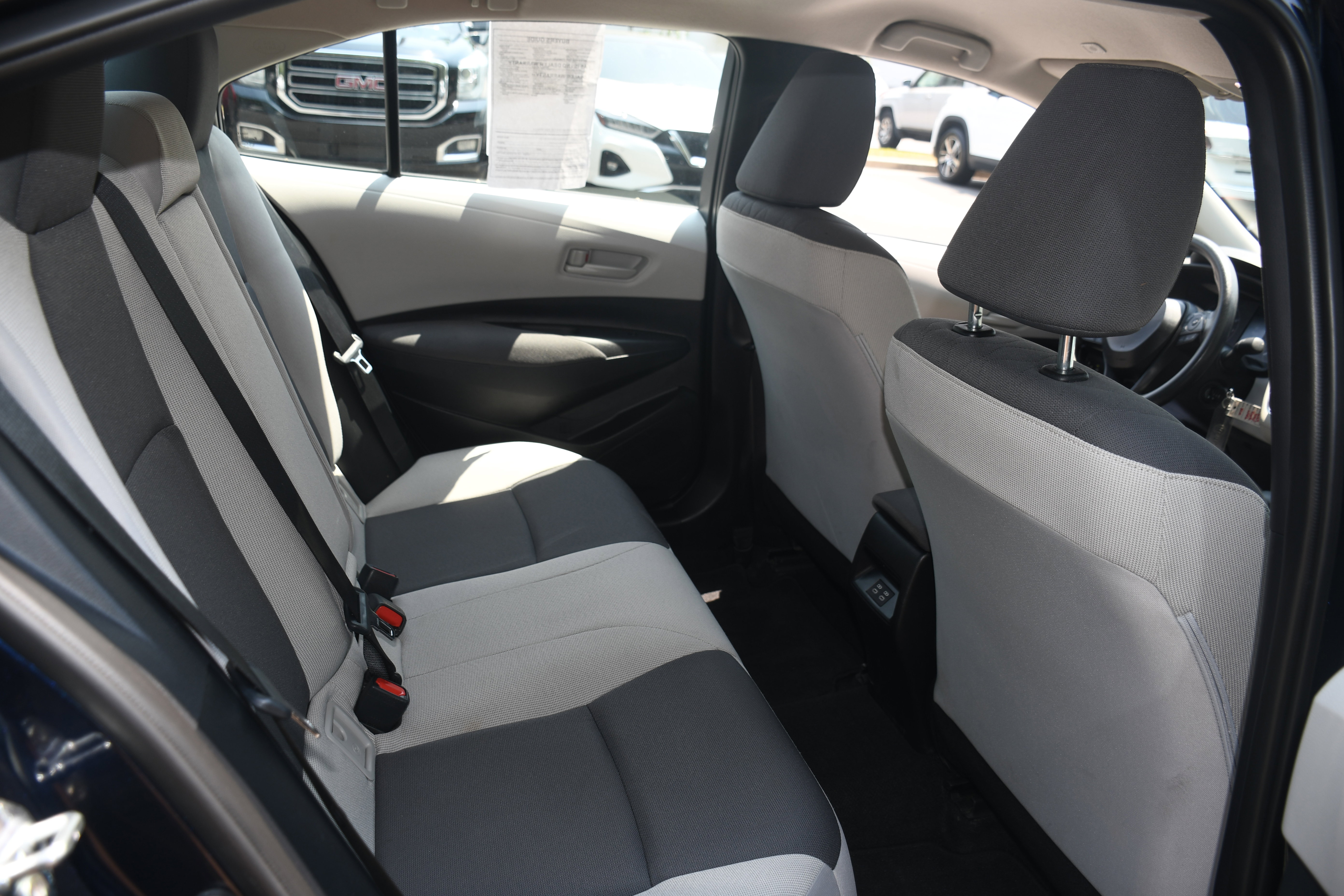 Used 2025 Toyota Corolla LE FWD image 17