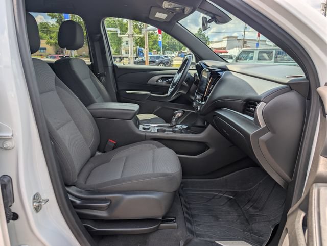 Used 2023 Chevrolet Traverse LT FWD image 12