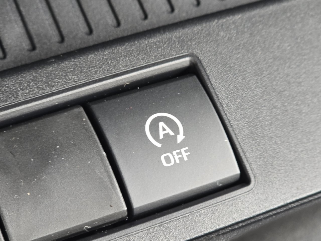 New 2026 Toyota Corolla Cross L image 6