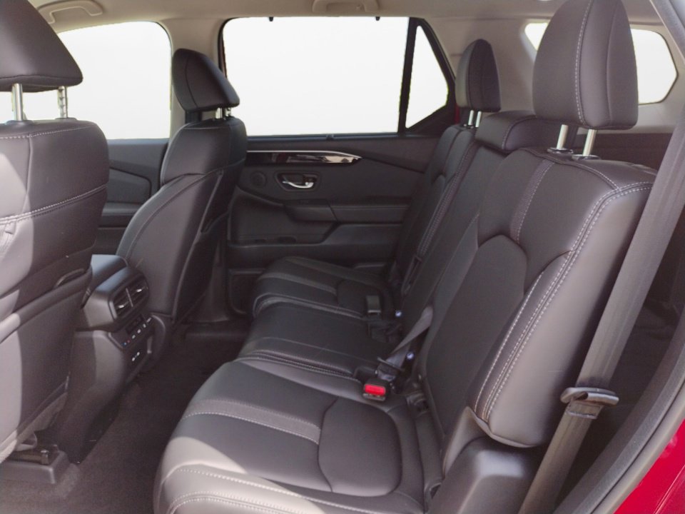 Certified 2025 Honda Pilot EX-L image 13
