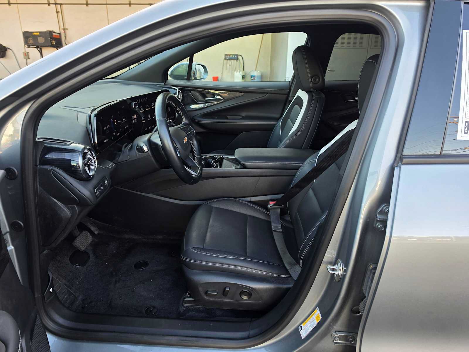 Used 2024 Chevrolet Blazer EV LT AWD/4WD image 20