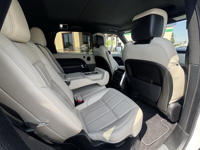 Used 2018 Land Rover Range Rover Sport HSE AWD/4WD image 27