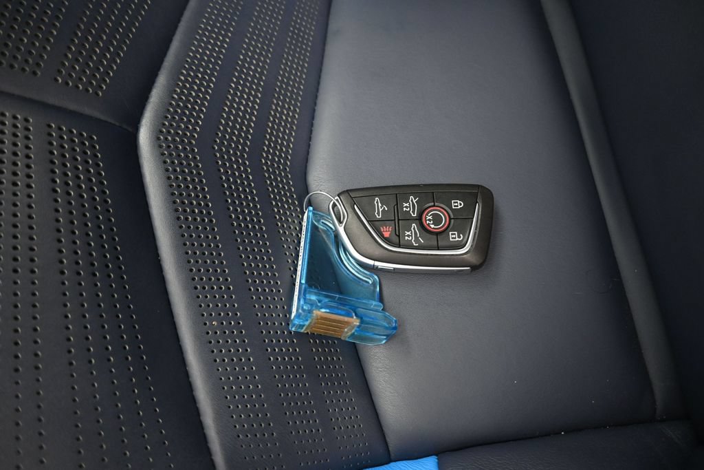 Used 2021 Chevrolet Corvette Stingray Premium Conv w/ Z51 Performance Package RWD image 46